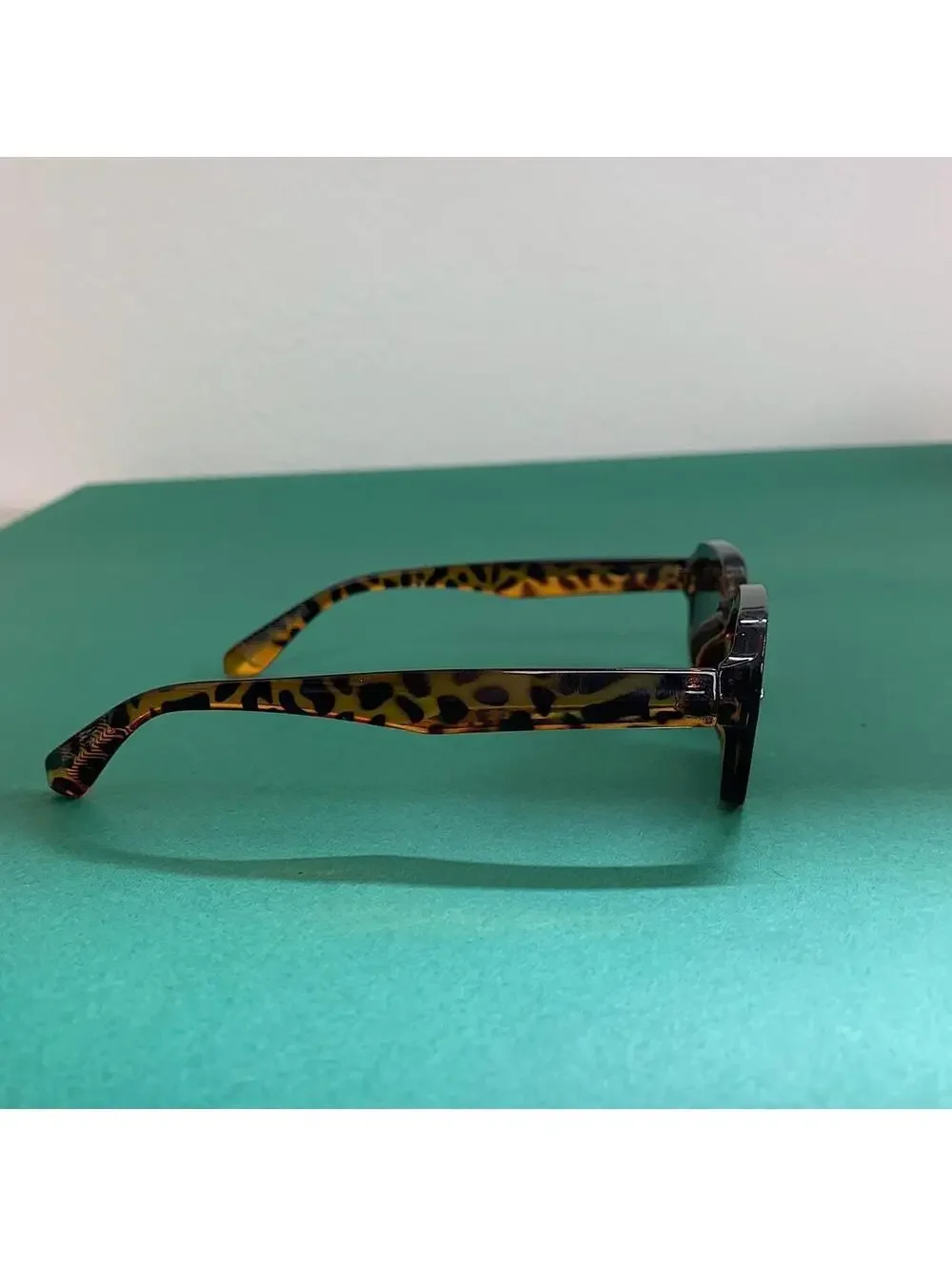 Vintage 90s y2k style square shaped leopard print sunglasses